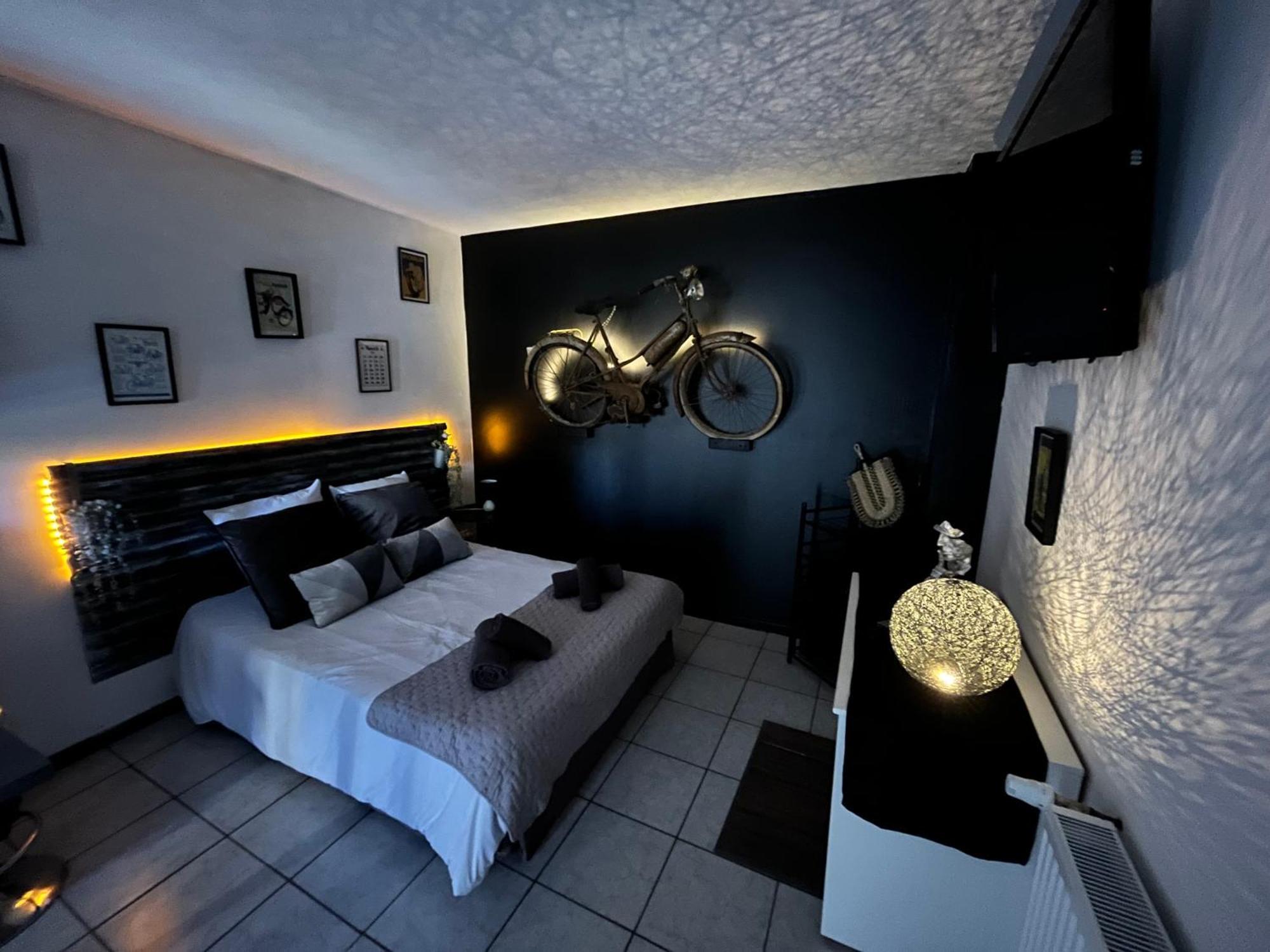 "Le Maloya" Chalets Independants -Chambre Balneo - Relais Motards Lacaune Exterior foto