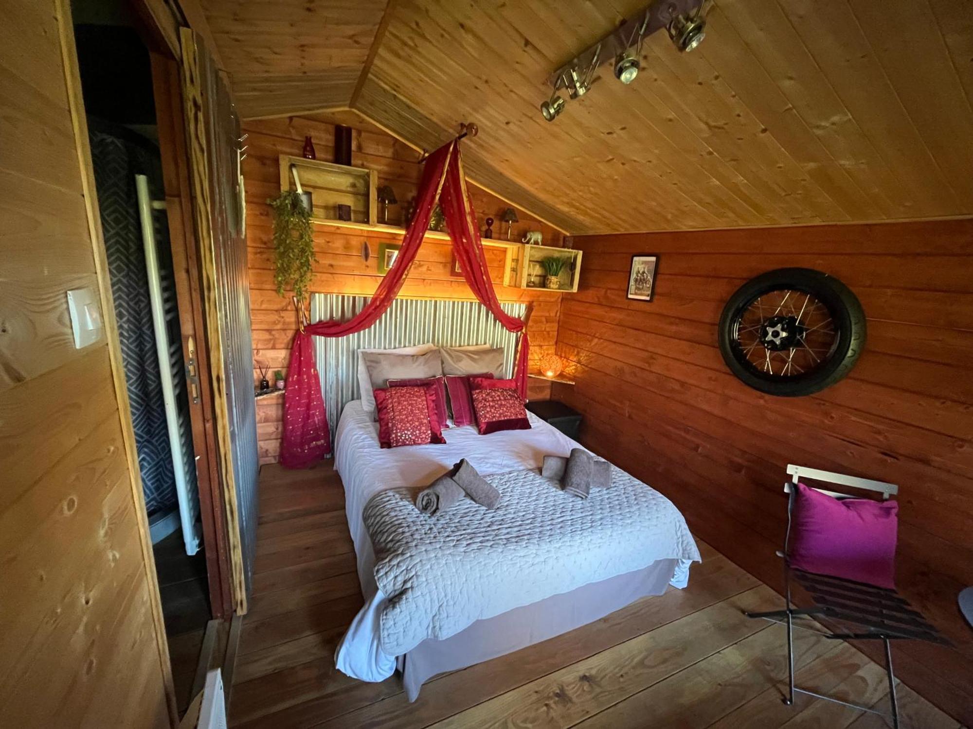 "Le Maloya" Chalets Independants -Chambre Balneo - Relais Motards Lacaune Exterior foto